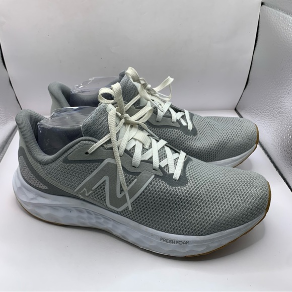 New Balance Men's Arishi Fresh Foam V4 Running Shoe size 9 - Picture 3 of 8